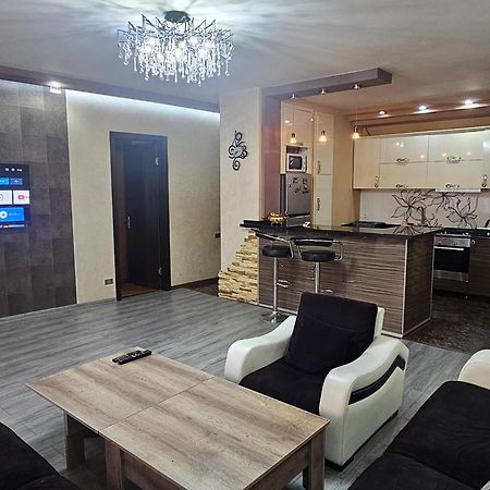 Nukri-2017 Apartment Batumi Ruang foto