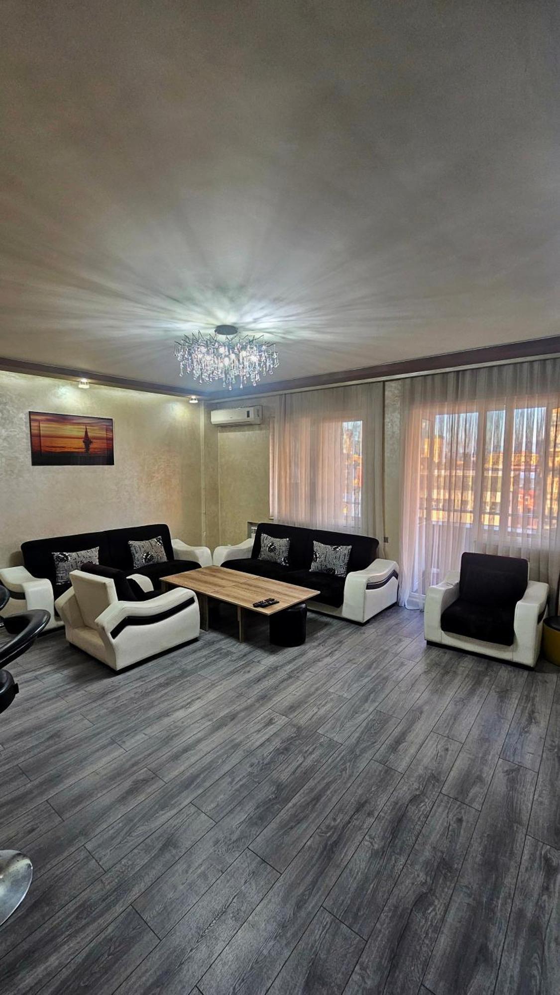 Nukri-2017 Apartment Batumi Bagian luar foto