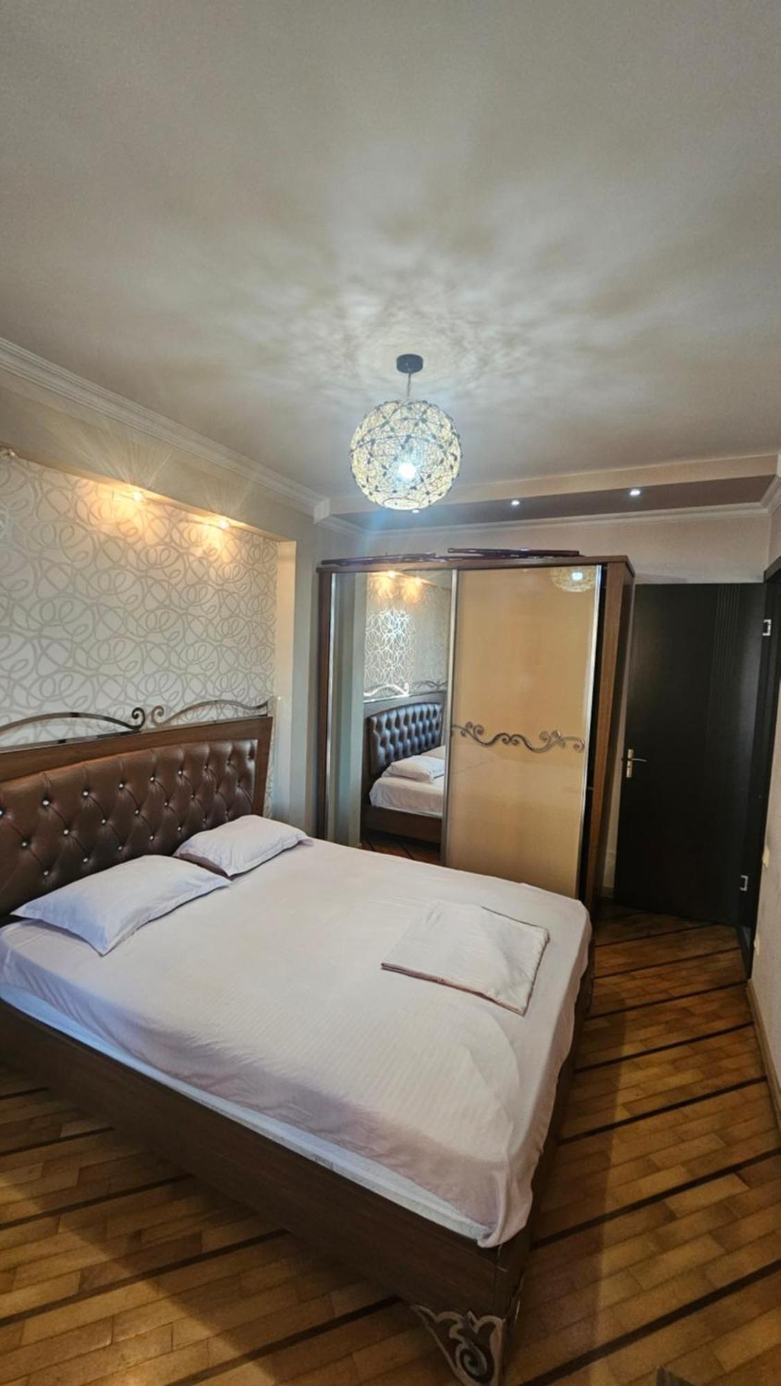 Nukri-2017 Apartment Batumi Bagian luar foto